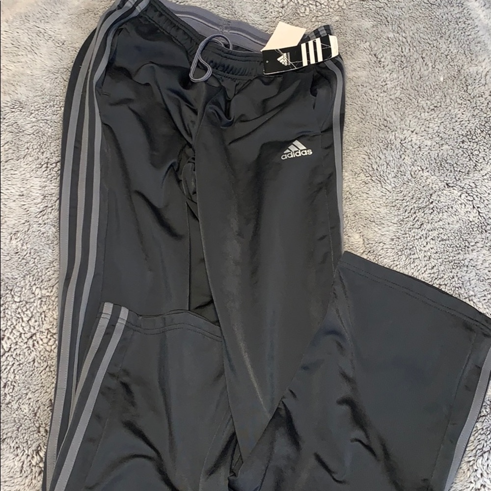 Brand new ESSENTIALS 3-STRIPES TAPERED PANTS